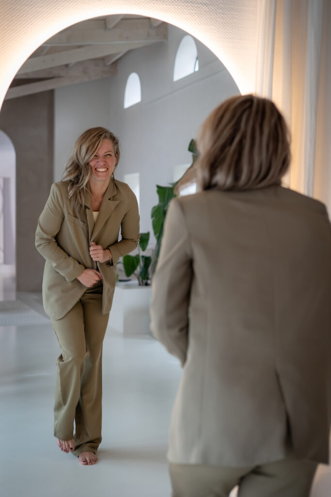 Professionele personal branding foto ondernemer Drenthe contentbank fotografie en videografie. joyoustudio. Renoeska. joyouleefstijl. Brandingfotograaf Friesland